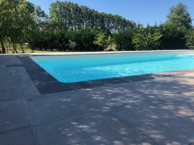 Les Centaurines Bed & Breakfast Saint-Siffret Bagian luar foto